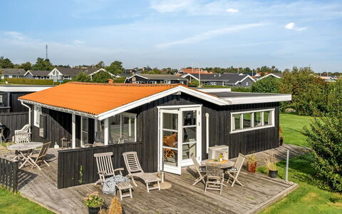 Thit - 90M from the Sea: Chalet, Arrière-Cour, Cour, Batiments Jardin, Cabanon, Siding, Mobilier De Jardin, Cabane En Rondins, Structure En Plein Air, Cabane