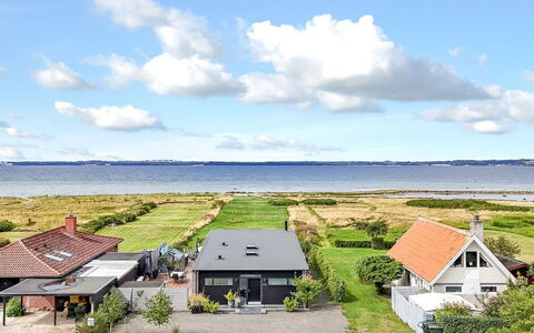 Bondi - 75M from the Sea: Herbe, Prairie, Lot Terre, Chalet, Zone Rurale, Prairie, Batiments Jardin, Jardin, Cabanon