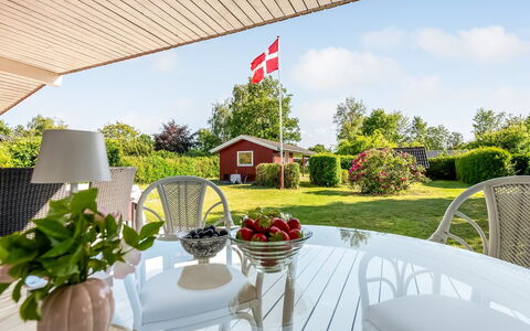 Viktoria - 500M from the Sea: Herbe, Prairie, Lot Terre, Chalet, Zone Rurale, Prairie, Batiments Jardin, Jardin, Cabanon