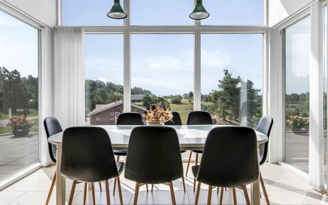 Jonce - 800M from the Sea: Meubles, Design Intérieur, Sol, Sol, Bois, Chaise, Plafond, Table Cuisine Et Salle A Manger, Salle À Manger, Table