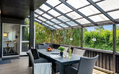 Nicklas - 250M from the Sea: Chalet, Arrière-Cour, Cour, Batiments Jardin, Cabanon, Siding, Mobilier De Jardin, Cabane En Rondins, Structure En Plein Air, Cabane