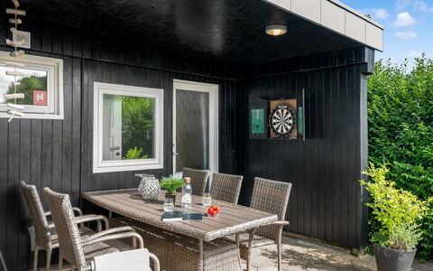 Nicklas - 250M from the Sea: Chalet, Arrière-Cour, Cour, Batiments Jardin, Cabanon, Siding, Mobilier De Jardin, Cabane En Rondins, Structure En Plein Air, Cabane