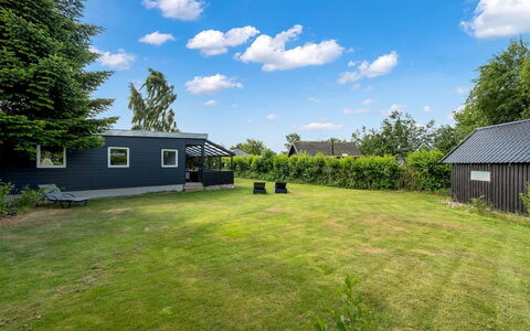 Nicklas - 250M from the Sea: Chalet, Arrière-Cour, Cour, Batiments Jardin, Cabanon, Siding, Mobilier De Jardin, Cabane En Rondins, Structure En Plein Air, Cabane