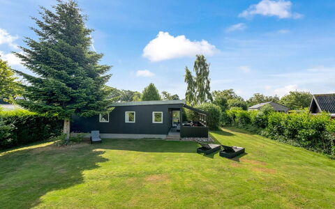 Nicklas - 250M from the Sea: Chalet, Arrière-Cour, Cour, Batiments Jardin, Cabanon, Siding, Mobilier De Jardin, Cabane En Rondins, Structure En Plein Air, Cabane