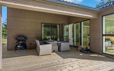 Aarthi - 575M from the Sea: Chalet, Arrière-Cour, Cour, Batiments Jardin, Cabanon, Siding, Mobilier De Jardin, Cabane En Rondins, Structure En Plein Air, Cabane