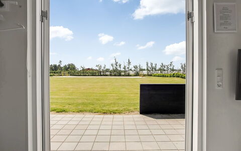 Fernanda - 900M from the Sea: Toit, Maison, Domicile, Chalet, Porte, Siding, Plate-Forme, Porche, Planche, Dur