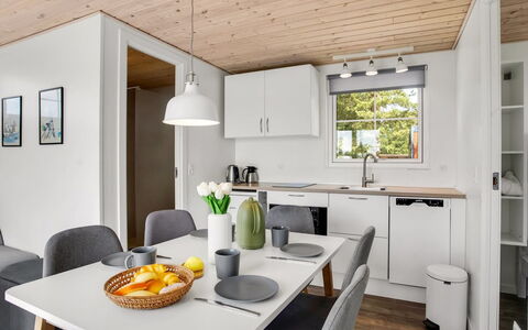 Brun - 900M from the Sea: Chalet, Arrière-Cour, Cour, Batiments Jardin, Cabanon, Siding, Mobilier De Jardin, Cabane En Rondins, Structure En Plein Air, Cabane