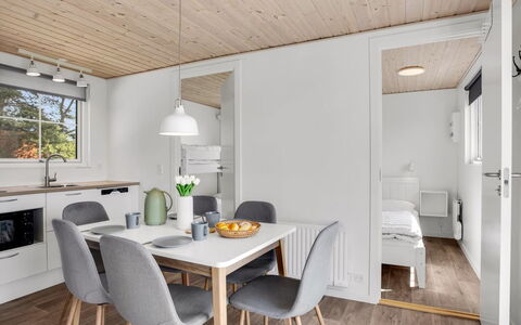 Brun - 900M from the Sea: Chalet, Arrière-Cour, Cour, Batiments Jardin, Cabanon, Siding, Mobilier De Jardin, Cabane En Rondins, Structure En Plein Air, Cabane