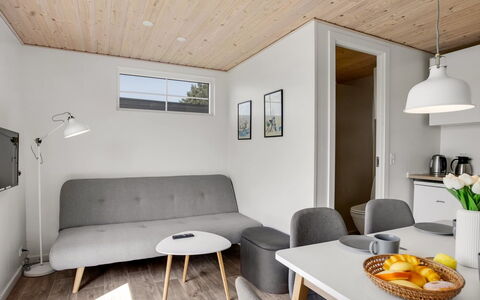 Brun - 900M from the Sea: Chalet, Arrière-Cour, Cour, Batiments Jardin, Cabanon, Siding, Mobilier De Jardin, Cabane En Rondins, Structure En Plein Air, Cabane