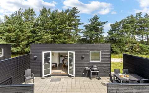 Lovis - 900M from the Sea: Chalet, Arrière-Cour, Cour, Batiments Jardin, Cabanon, Siding, Mobilier De Jardin, Cabane En Rondins, Structure En Plein Air, Cabane
