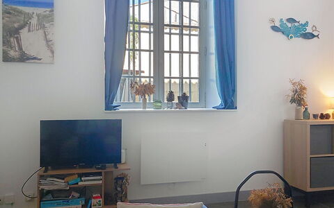 Le Couvent: Bleu, Design Intérieur, Meubles, Éclairage, Pièce, Sol, Salon, Tache De Bois, Chaise
