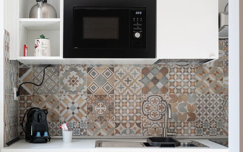 Aselli Home: Cuisine, Sol, Principaux Appliance, Appareil De Cuisine, Tuile, Comptoir, Cabinetry, Électroménager, Petit Appareil, Le Fourneau