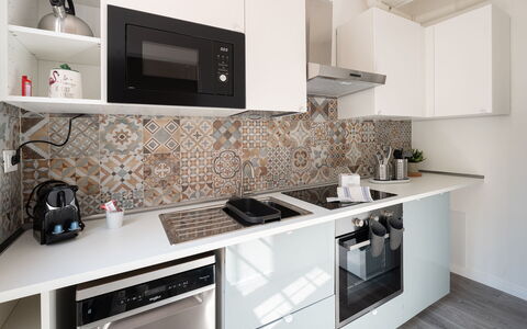 Aselli Home: Cuisine, Comptoir, Principaux Appliance, Sol, Design Intérieur, Appareil De Cuisine, Sol, Cabinetry, Pièce, Tuile