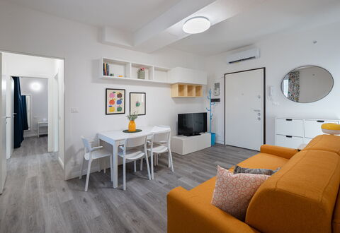 Aselli Home: Design Intérieur, Sol, Meubles, Sol, Bois, Plafond, Pièce, Appartement, Canapé, Salon