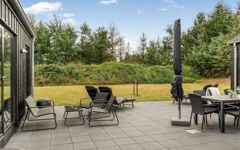 Abiorn - from the Sea: Chalet, Arrière-Cour, Cour, Batiments Jardin, Cabanon, Siding, Mobilier De Jardin, Cabane En Rondins, Structure En Plein Air, Cabane