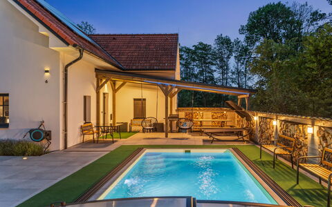 Party & Friends & Pool Villa: Piscine, Architecture, Recours, Domicile, Eco Hôtel, Biens, Chalet, Ferme, Plate-Forme, Loisir