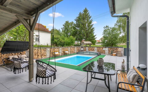 Party & Friends & Pool Villa: Piscine, Zone Résidentielle, Recours, Meubles, Domicile, Mobilier De Jardin, Ombre, Biens, Jardin, Arrière-Cour