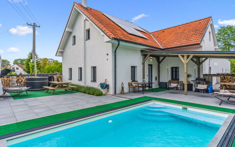 Party & Friends & Pool Villa: Piscine, Maison, Loisir, Chalet, Eco Hôtel, Biens, Mobilier De Jardin, Recours, Ferme
