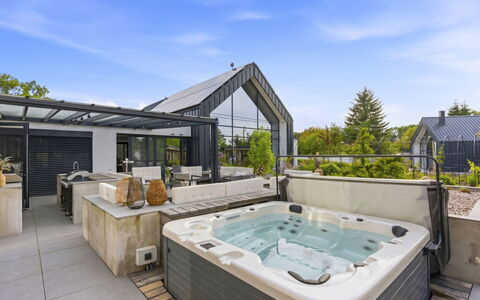 Luxury Palace with Swimming Spa&Jacuzzi: Piscine, Recours, Composite, Ombre, Eco Hôtel, Mobilier De Jardin, Patio, Cour, Conception, Chaise