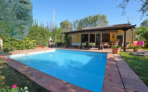La Sevillana: Piscine, Recours, Eco Hôtel, Loisir, Ombre, Hacienda, Caractéristique De L'Eau, Arrière-Cour, Villa, Biens