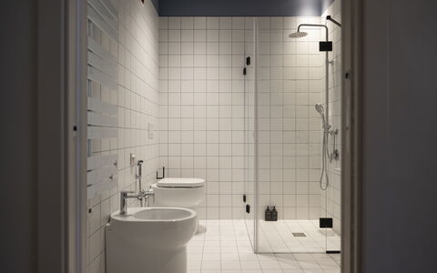Deb&spa: Salle De Bains, Mur, Luminaire Plomberie, Sol, Design Intérieur, Sol, Plomberie, Évier, Toilette, Lavabo