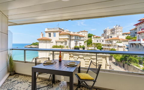 Sofitel Miramar: Appartement, Balcon, Recours, Ombre, Mobilier De Jardin, Condominium, Chaise, Eco Hôtel, Hôtel, Plante D'Appartement