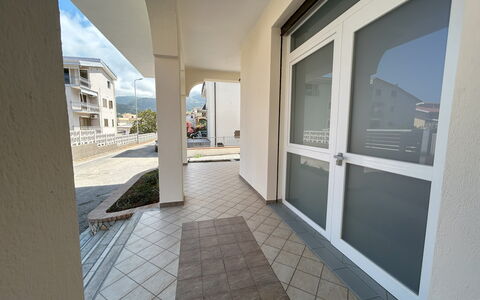 Case Martorelli - Belvedere Marittimo: Sol, Appartement, Balcon, Daylighting, Balustrade