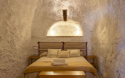 Cueva Mariana Pineda