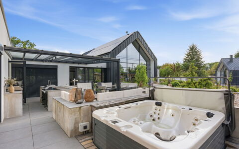 Luxury Retreat Resort: Piscine, Recours, Composite, Ombre, Mobilier De Jardin, Eco Hôtel, Patio, Cour, Plate-Forme, Chaise