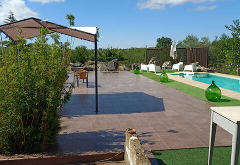 Borgo Incanto: Piscine, Ombre, Mobilier De Jardin, Jardin, Pot De Fleur, Loisir, Arrière-Cour, Aménagement Paysager, Chaise