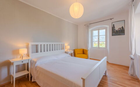 Maier: Lit, Chambre, Design Intérieur, Drap De Lit, Literie, Meubles, Sol, Plafond, Sol, Pièce
