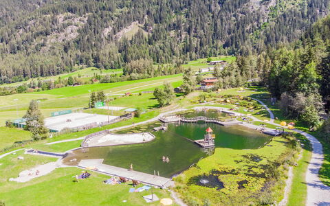 Ambiente: Paysage, Station De Montagne, Attraction Touristique, Vallée, Chaîne De Montagnes, Parc, Réservoir, Étang, Vue Du Ciel, Ville Resort