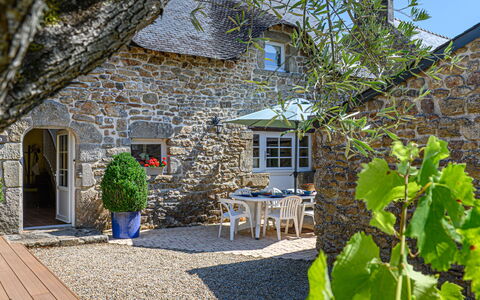 Maison Cromlech: Chalet, Maison, Domicile, Porte, Jardin, Ferme, Pot De Fleur, Biens, Cour, Plante D'Appartement