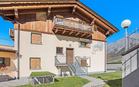 Silvia: Maison, Domicile, Chalet, Chaîne De Montagnes, Balcon, Biens, Village, Alpes, Villa, Village De Montagne