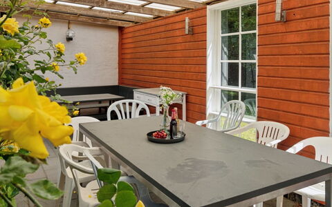 Marit - 1.5Km from the Sea: Toit, Domicile, Porte, Chalet, Ombre, Siding, Cour, Biens, Arrière-Cour
