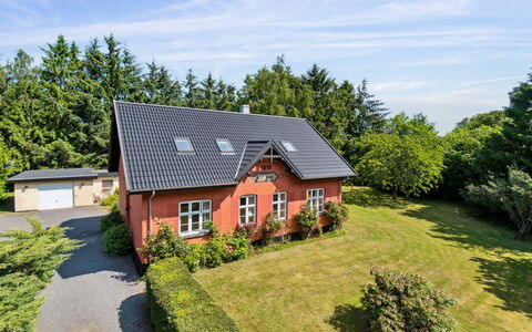 Marit - 1.5Km from the Sea: Toit, Domicile, Porte, Chalet, Ombre, Siding, Cour, Biens, Arrière-Cour