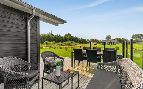 Hellevi - 900M from the Sea: Mobilier De Jardin, Meubles, Domicile, Chaise, Tableau De Plein Air, Chalet, Porche, Patio, Dur, Plate-Forme