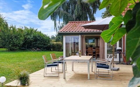 Alisa - 2.5Km from the Sea: Herbe, Prairie, Lot Terre, Chalet, Zone Rurale, Prairie, Batiments Jardin, Jardin, Cabanon