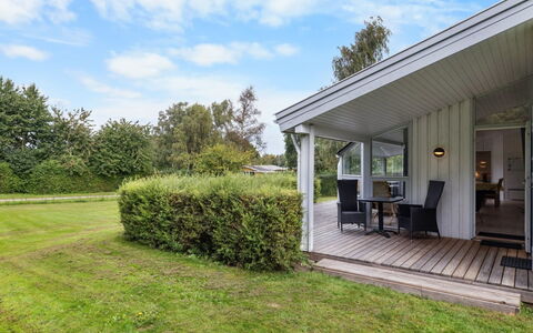Tanita - 450M from the Sea: Blanc, Carte, Conception