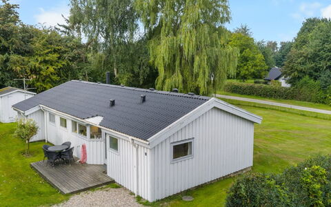 Tanita - 450M from the Sea: Blanc, Carte, Conception