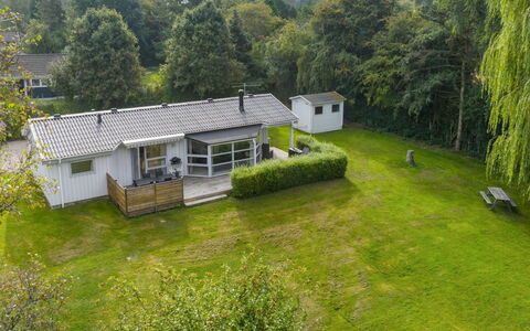 Tanita - 450M from the Sea: Domicile, Toit, Maison, Porte, Chalet, Ombre, Jardin, Couverture De Sol, Porche, Cour