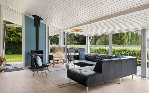 Tanita - 450M from the Sea: Domicile, Toit, Maison, Porte, Chalet, Ombre, Jardin, Couverture De Sol, Porche, Cour
