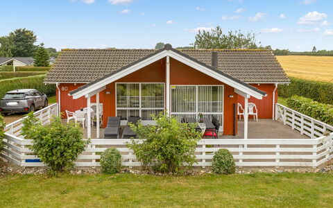 Trifun - 300M from the Sea: Maison, Toit, Domicile, Chalet, Biens, Ferme, Villa, Porche, Siding