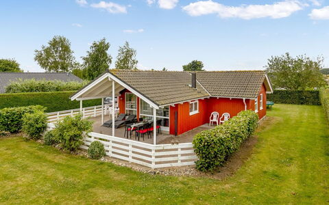 Trifun - 300M from the Sea: Maison, Toit, Domicile, Chalet, Biens, Ferme, Villa, Porche, Siding