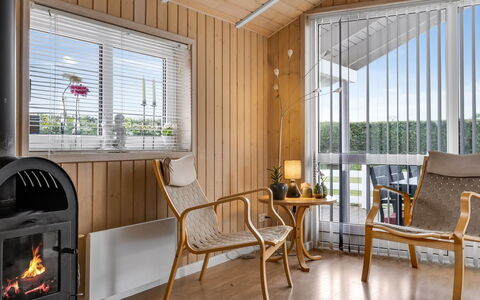 Trifun - 300M from the Sea: Chalet, Arrière-Cour, Cour, Batiments Jardin, Cabanon, Siding, Mobilier De Jardin, Cabane En Rondins, Structure En Plein Air, Cabane