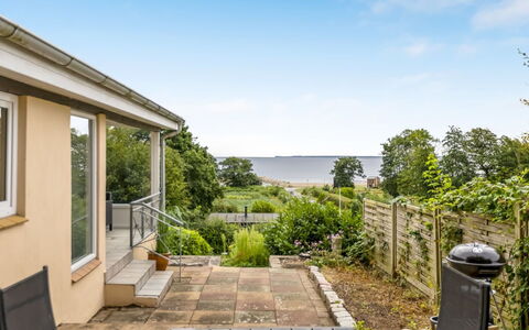 Kalevi - 150M from the Sea: Maison, Toit, Domicile, Chalet, Biens, Ferme, Villa, Porche, Siding