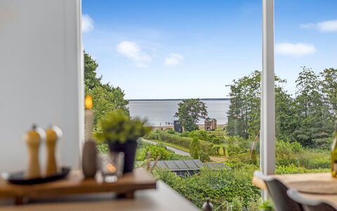 Kalevi - 150M from the Sea: Meubles, Design Intérieur, Bois, Plafond, Sol, Sol, Parquet, Table Cuisine Et Salle A Manger, Table, Luminaire