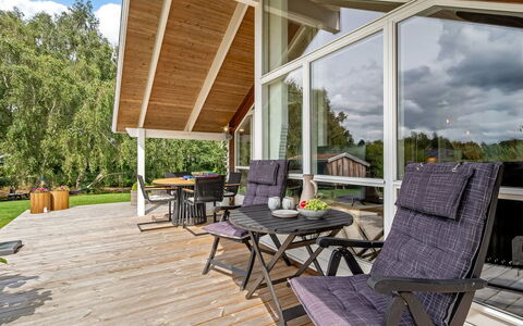 Mieka - 500M from the Sea: Chalet, Arrière-Cour, Cour, Batiments Jardin, Cabanon, Siding, Mobilier De Jardin, Cabane En Rondins, Structure En Plein Air, Cabane