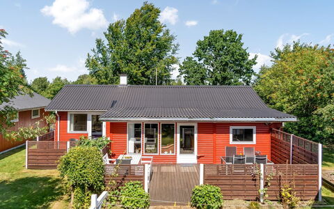 Sallie - 500M to the Fjord: Fenêtre, Maison, Toit, Domicile, Arbuste, Zone Résidentielle, Chalet, Jardin, Porte