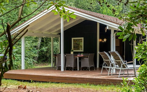 Melisa - 3Km from the Sea: Toit, Maison, Domicile, Chalet, Porte, Siding, Plate-Forme, Porche, Planche, Dur